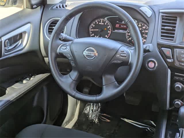2020 Nissan Pathfinder SV 18