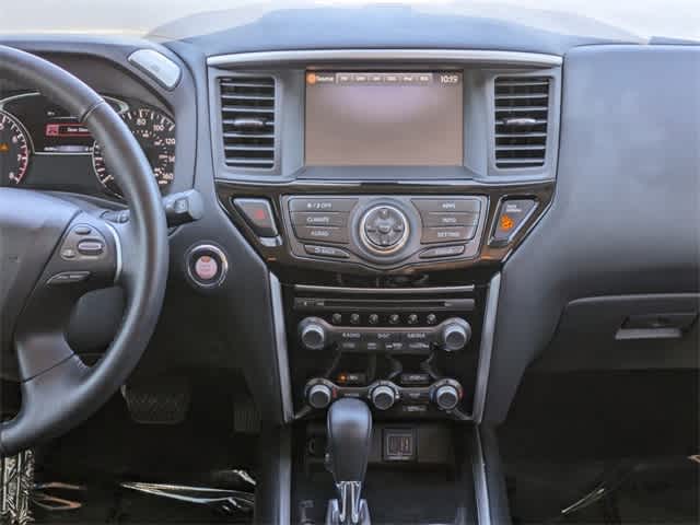 2020 Nissan Pathfinder SV 19