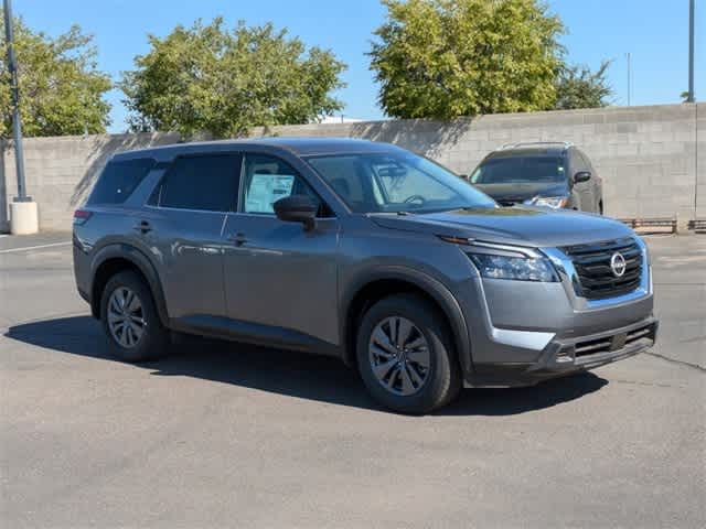 2024 Nissan Pathfinder S 8