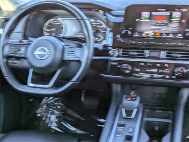 2023 Nissan Pathfinder SL 17