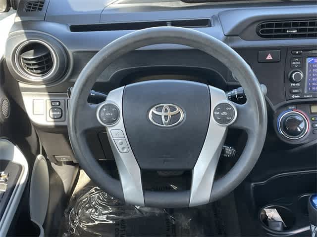 2014 Toyota Prius c Three 23