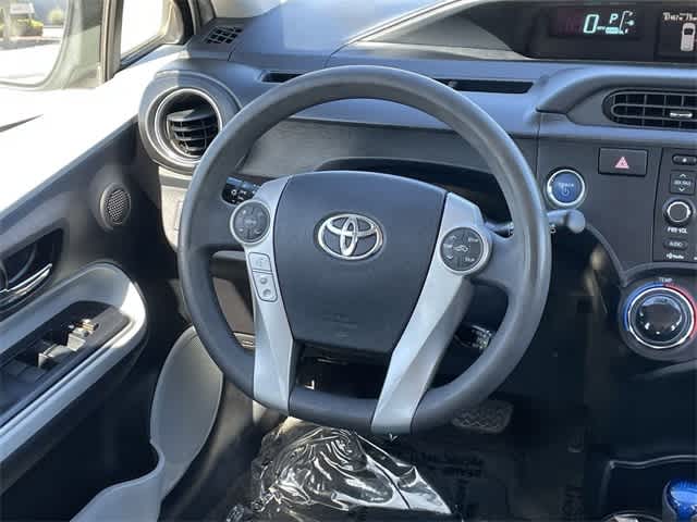 2014 Toyota Prius c Three 18