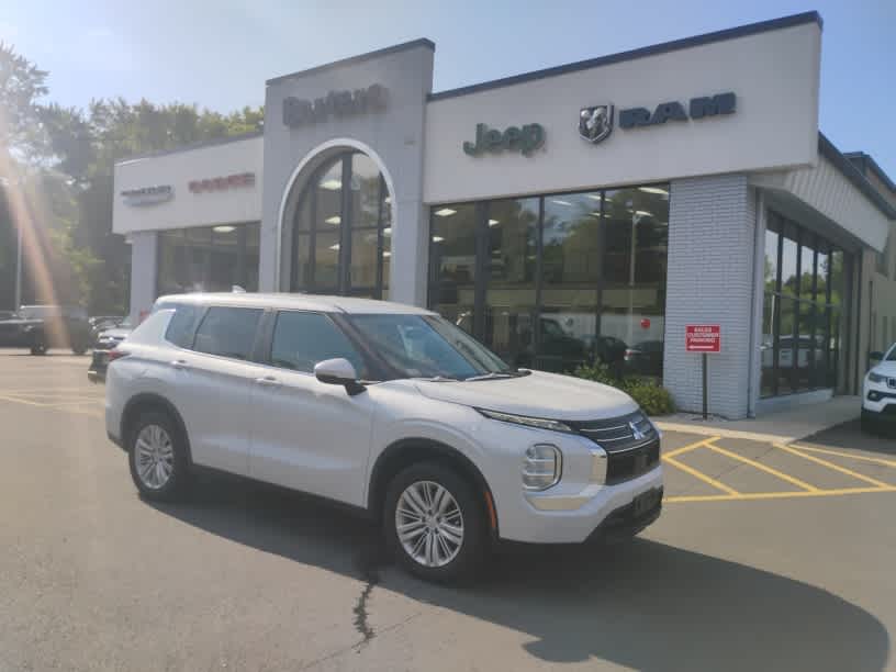White Diamond 2022 Mitsubishi Outlander SUV / Crossover All-Wheel Drive Continuously Variable Transmission