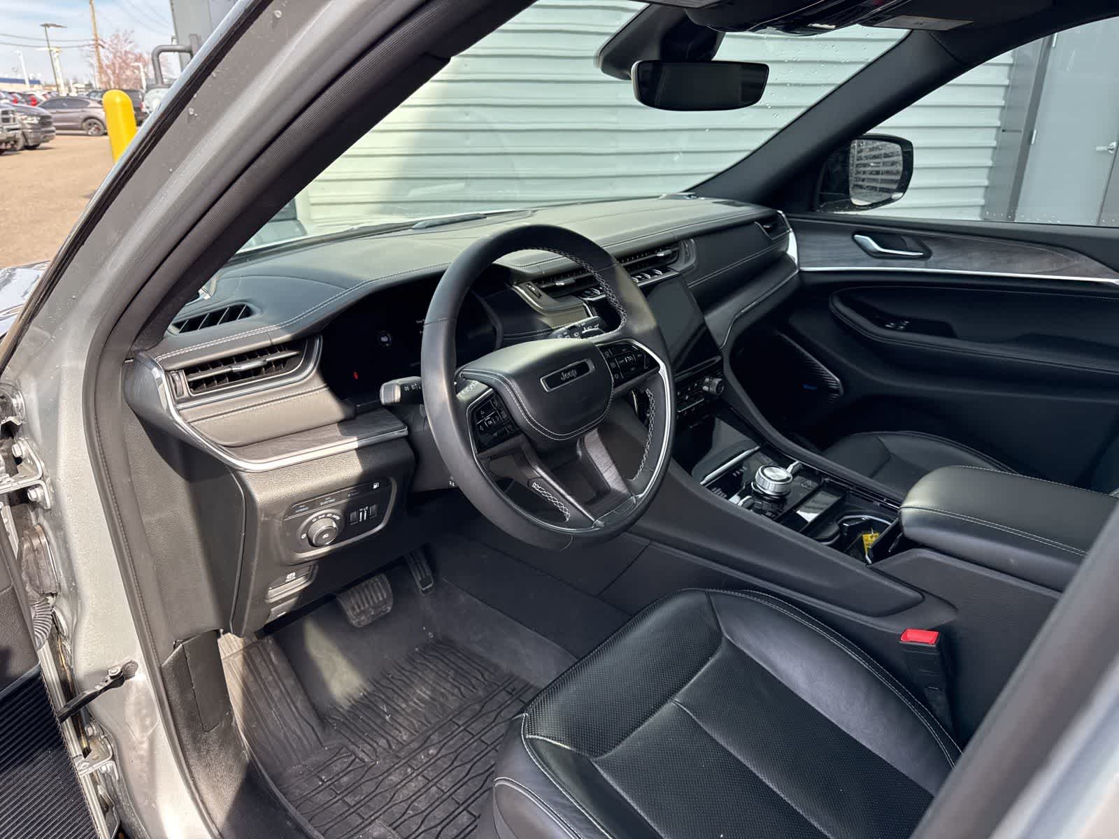 View vehicle photo 5