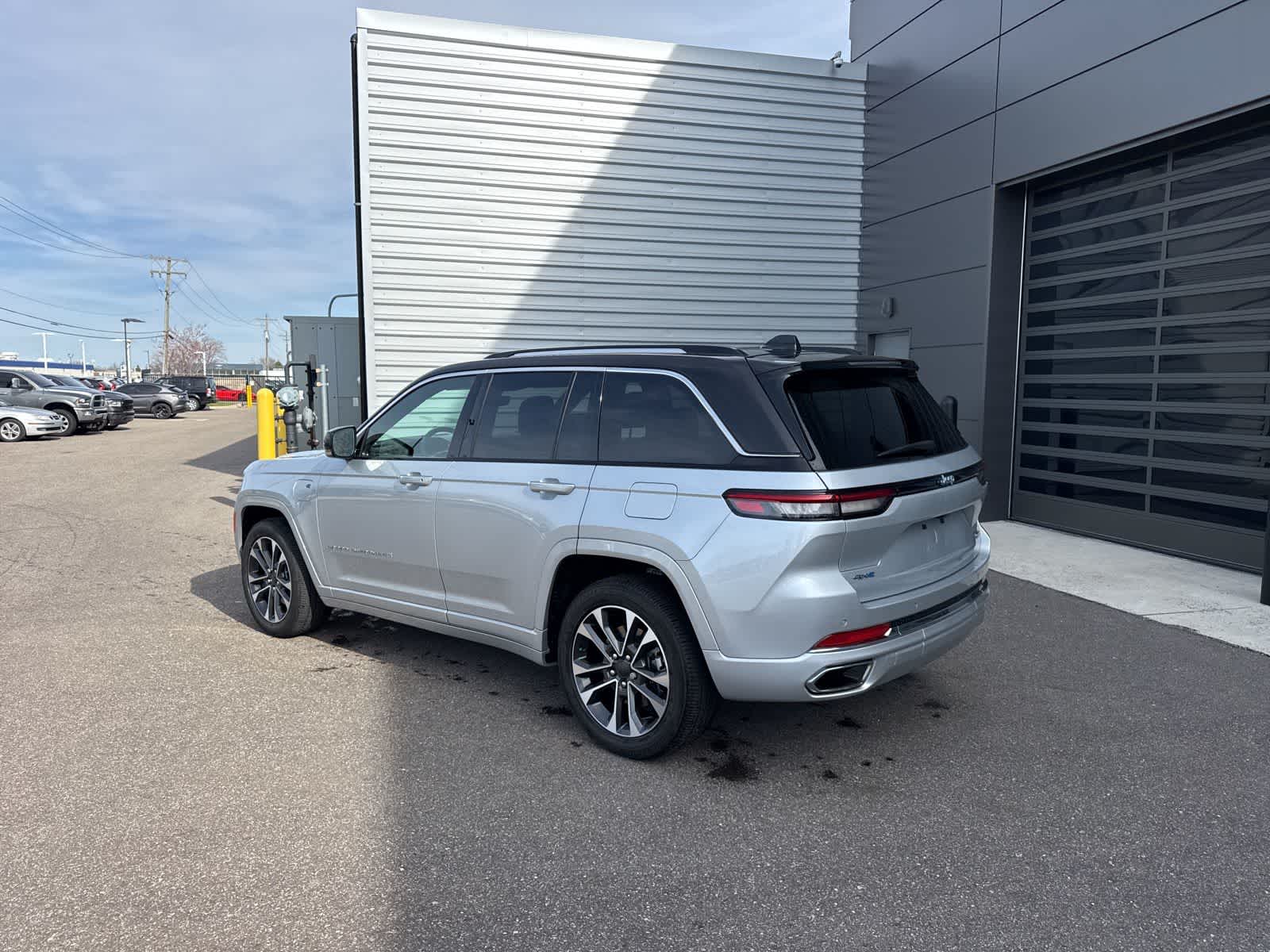 View vehicle photo 2