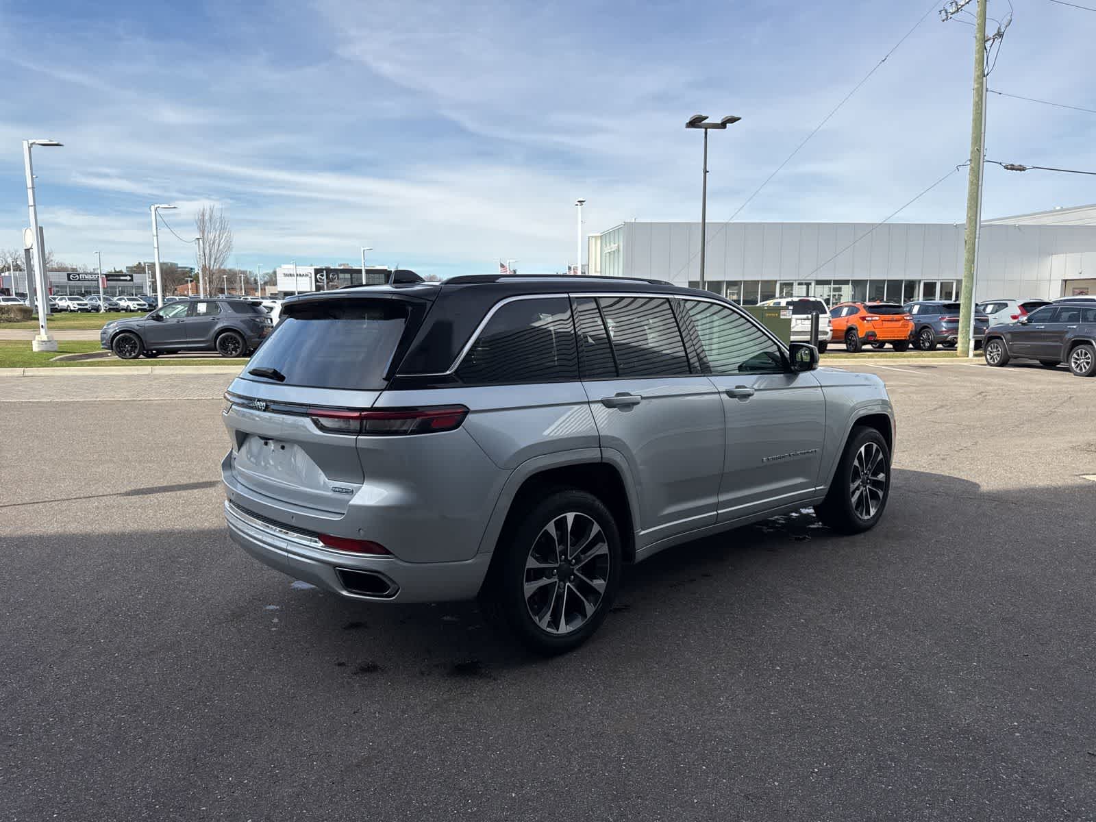 View vehicle photo 3