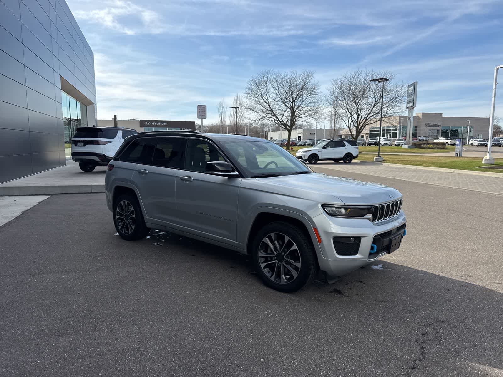 View vehicle photo 4