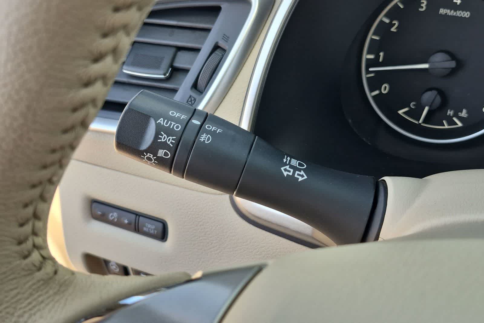 2016 Nissan Murano #25