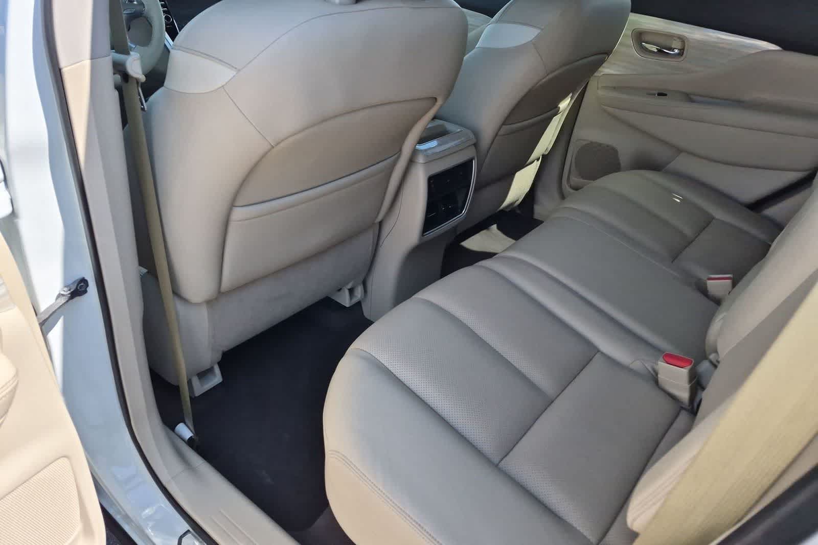 2016 Nissan Murano #16