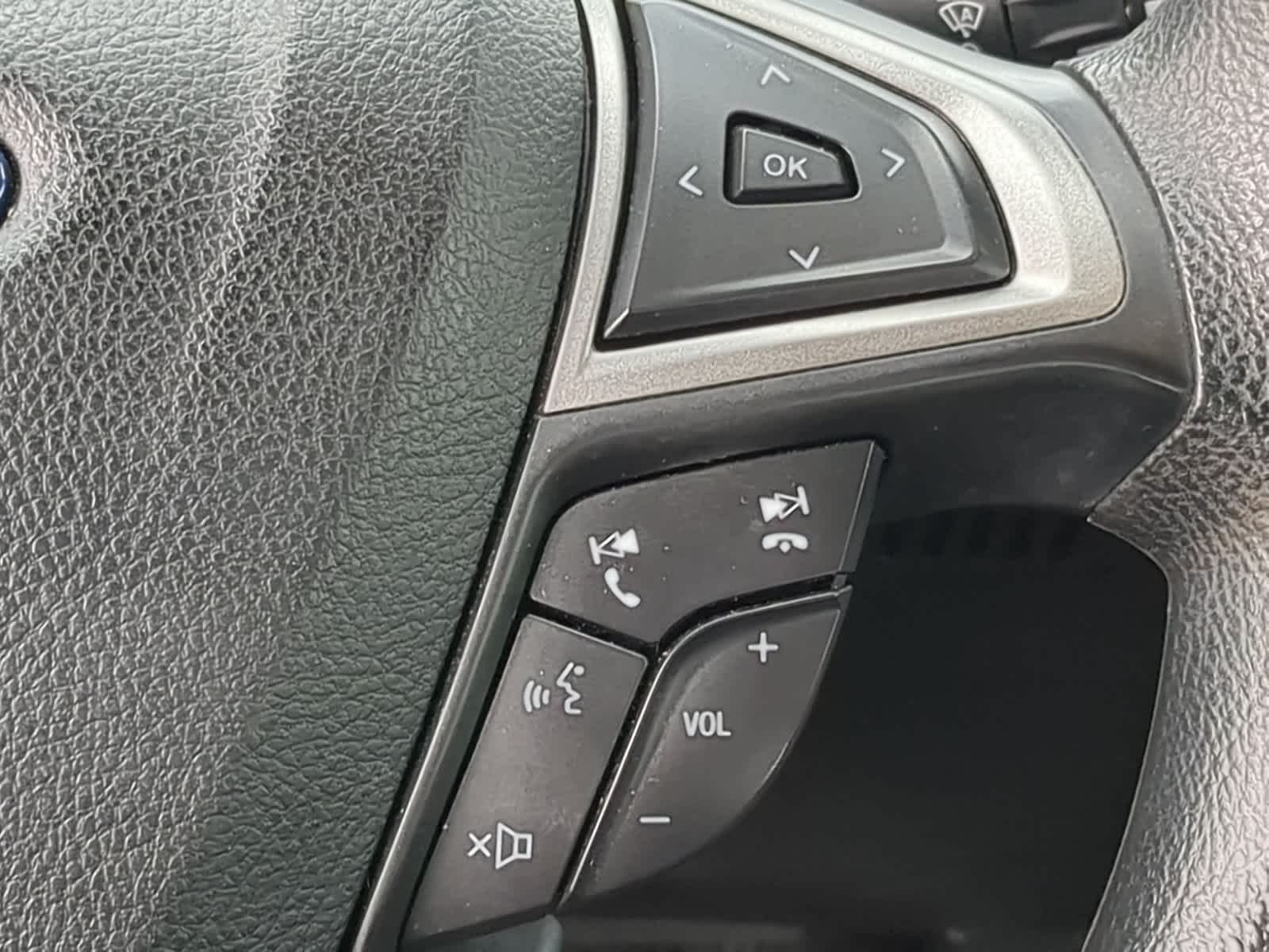 2020 Ford Fusion #24