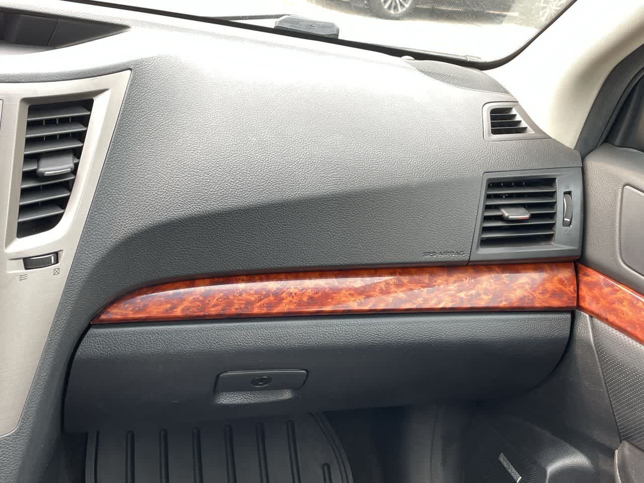 2011 Subaru Outback #16