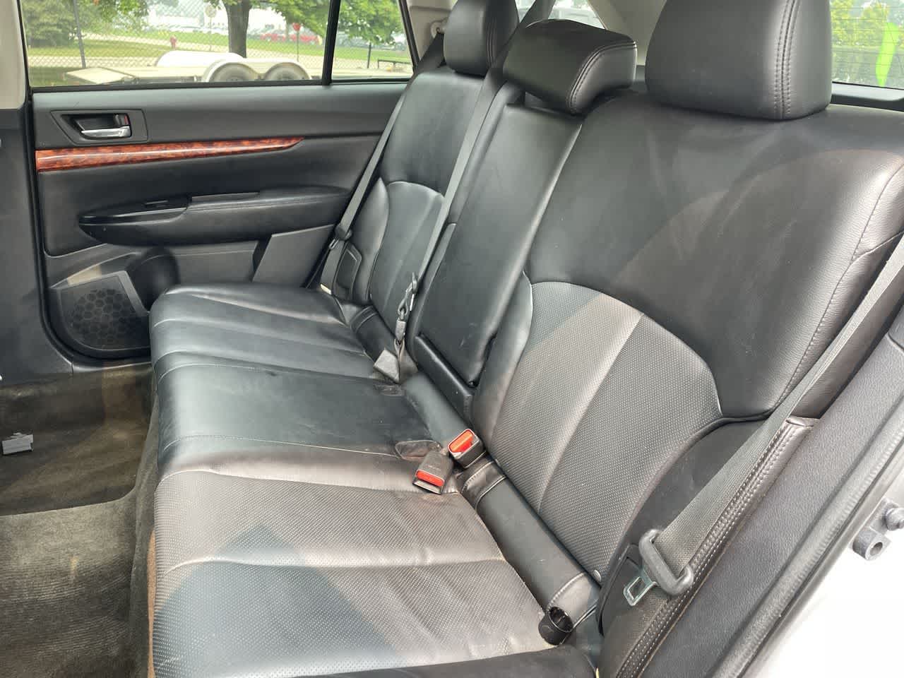 2011 Subaru Outback #18