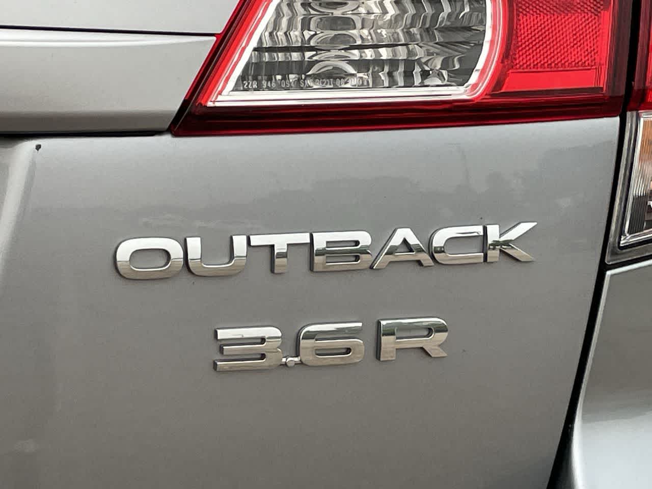 2011 Subaru Outback #35
