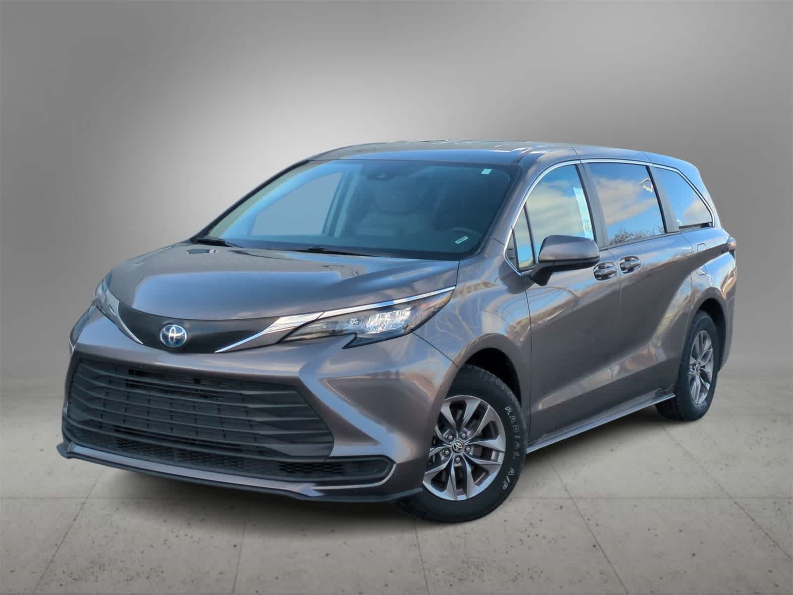 2024 Toyota Sienna LE 8-Passenger FWD