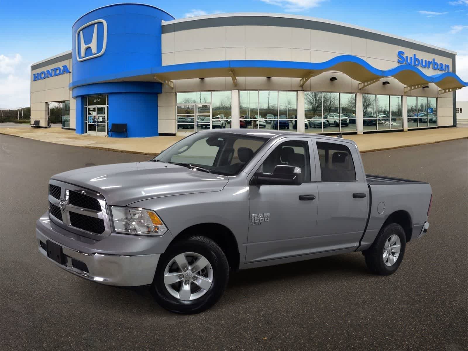 2023 RAM 1500 Classic SLT Crew Cab 4WD