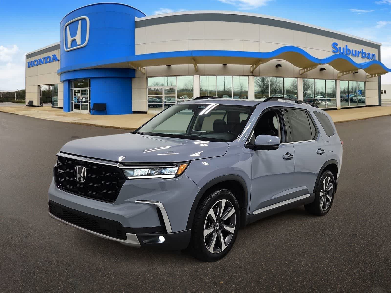 View vehicle photo 4