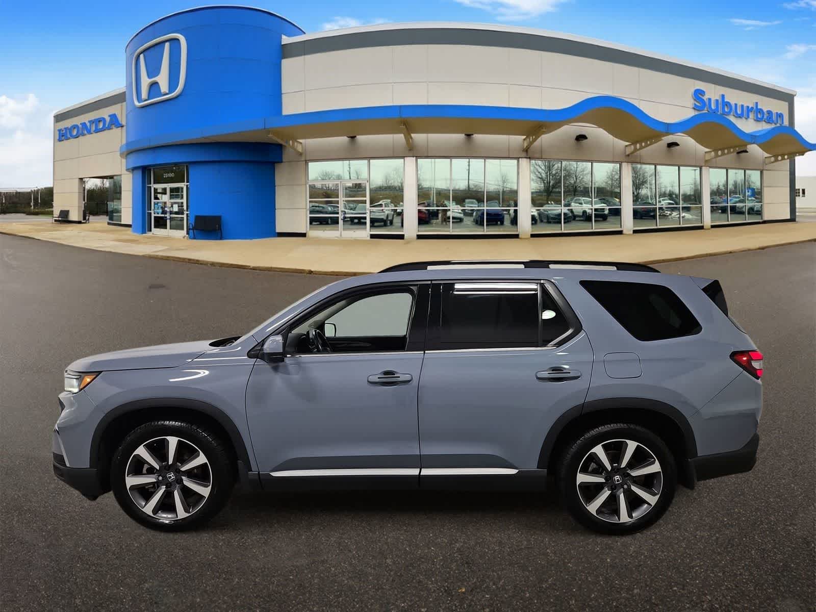 View vehicle photo 5