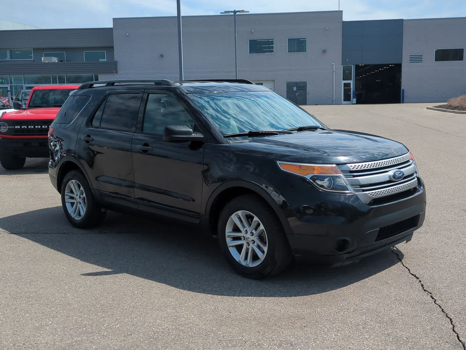 View vehicle photo 2