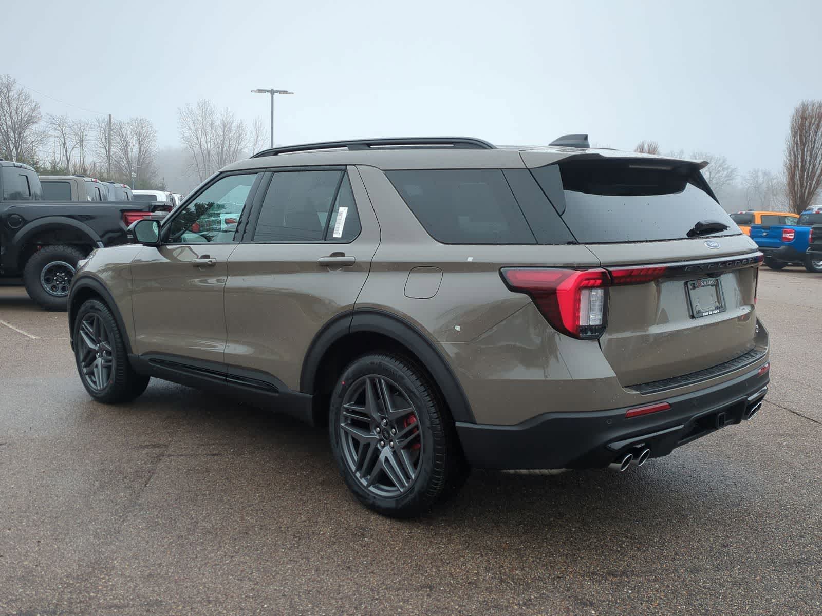 View vehicle photo 6