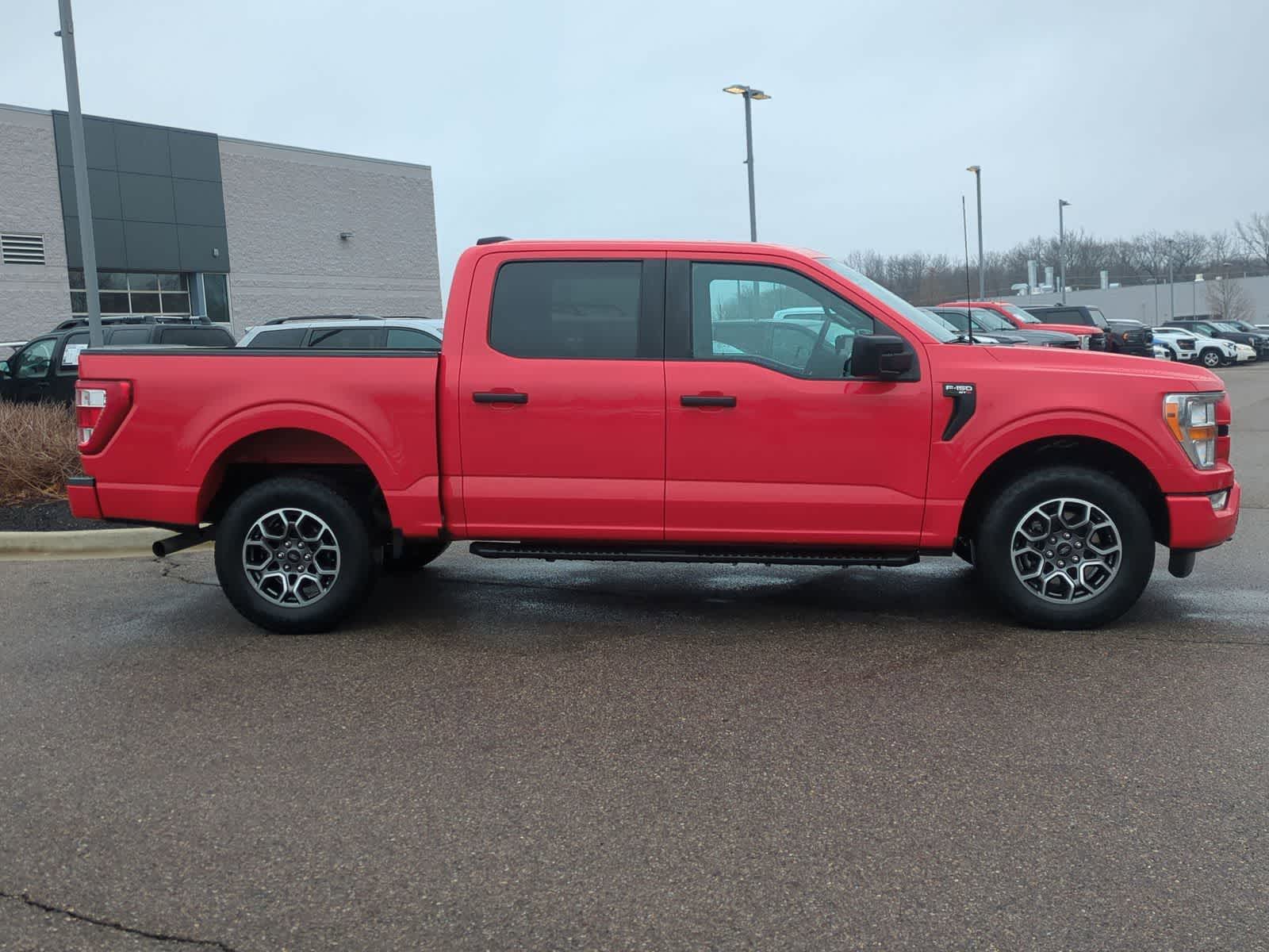 View vehicle photo 7