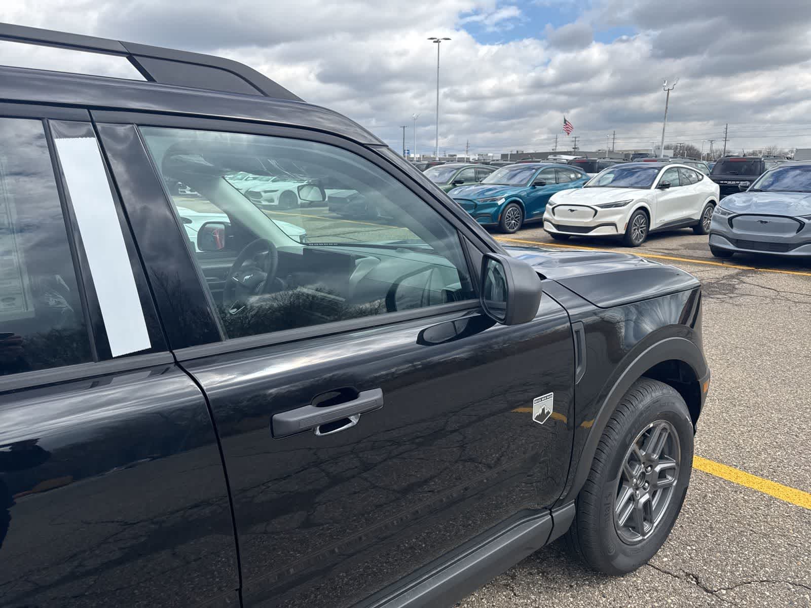 View vehicle photo 7