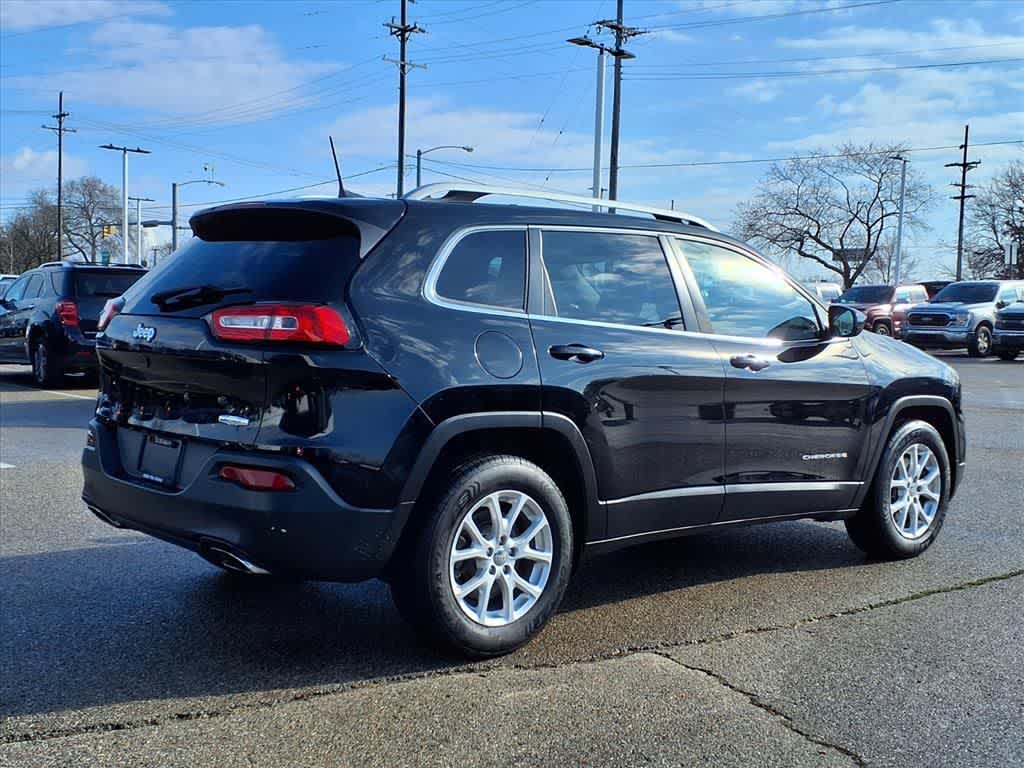 View vehicle photo 5