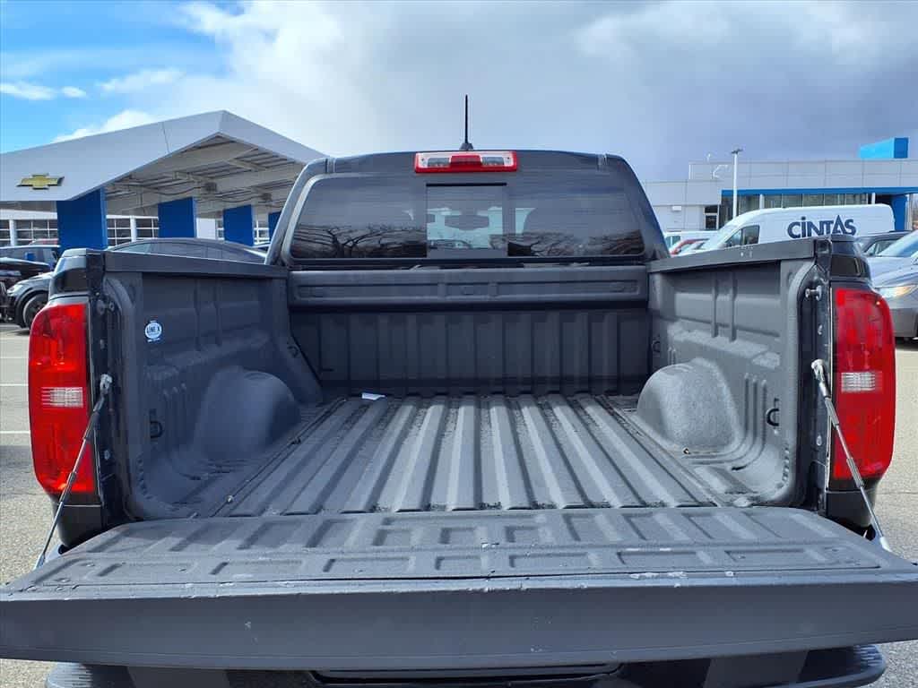 Black 2017 Chevrolet Colorado Z71 Crew Cab 4WD Pickup Truck Four-Wheel Drive 8-Speed Automatic