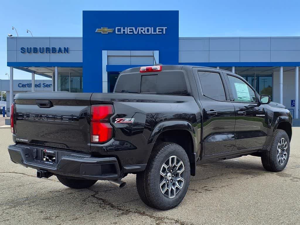 View vehicle photo 4