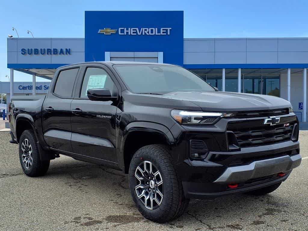 View vehicle photo 3