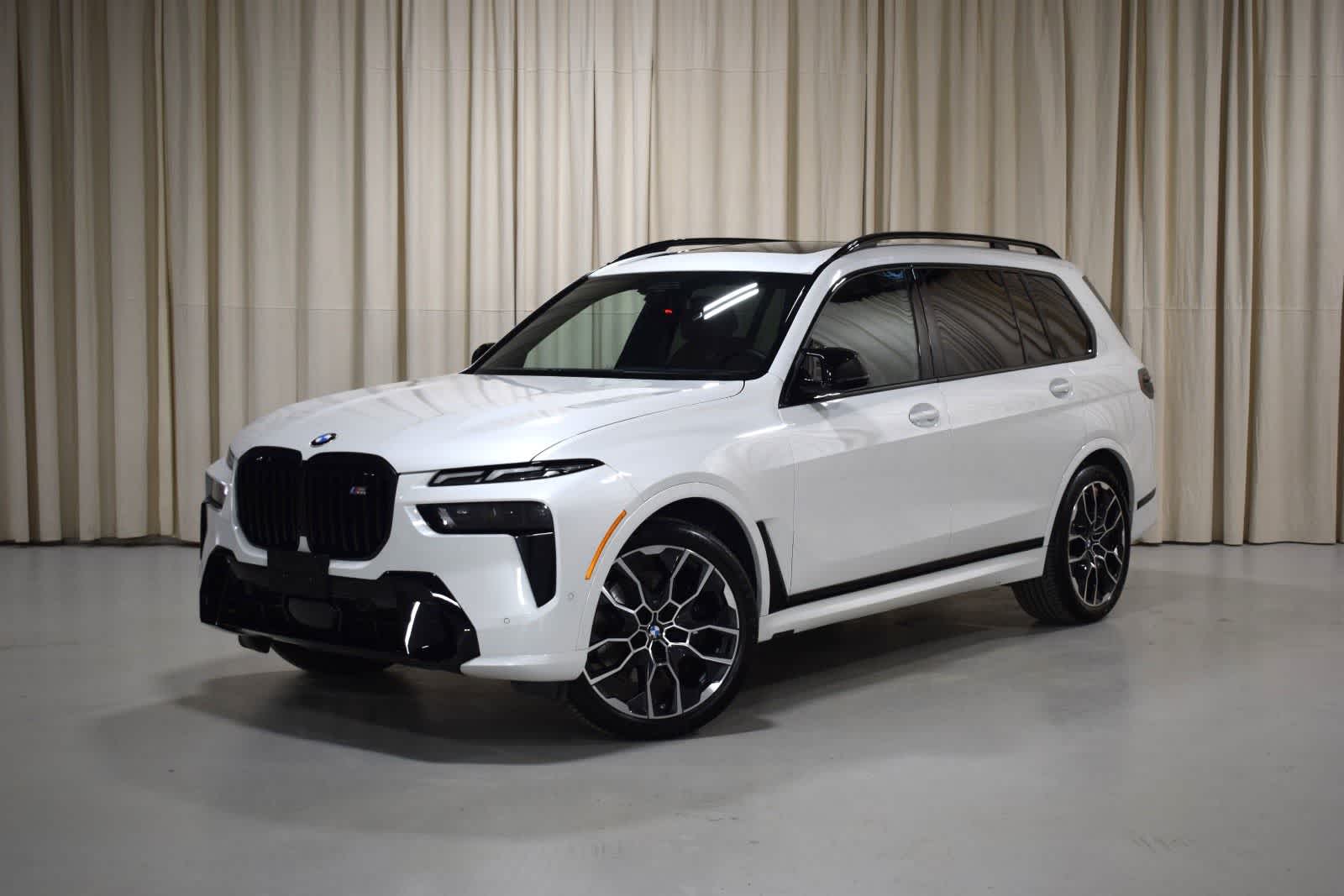 2026 BMW X7 M60i AWD