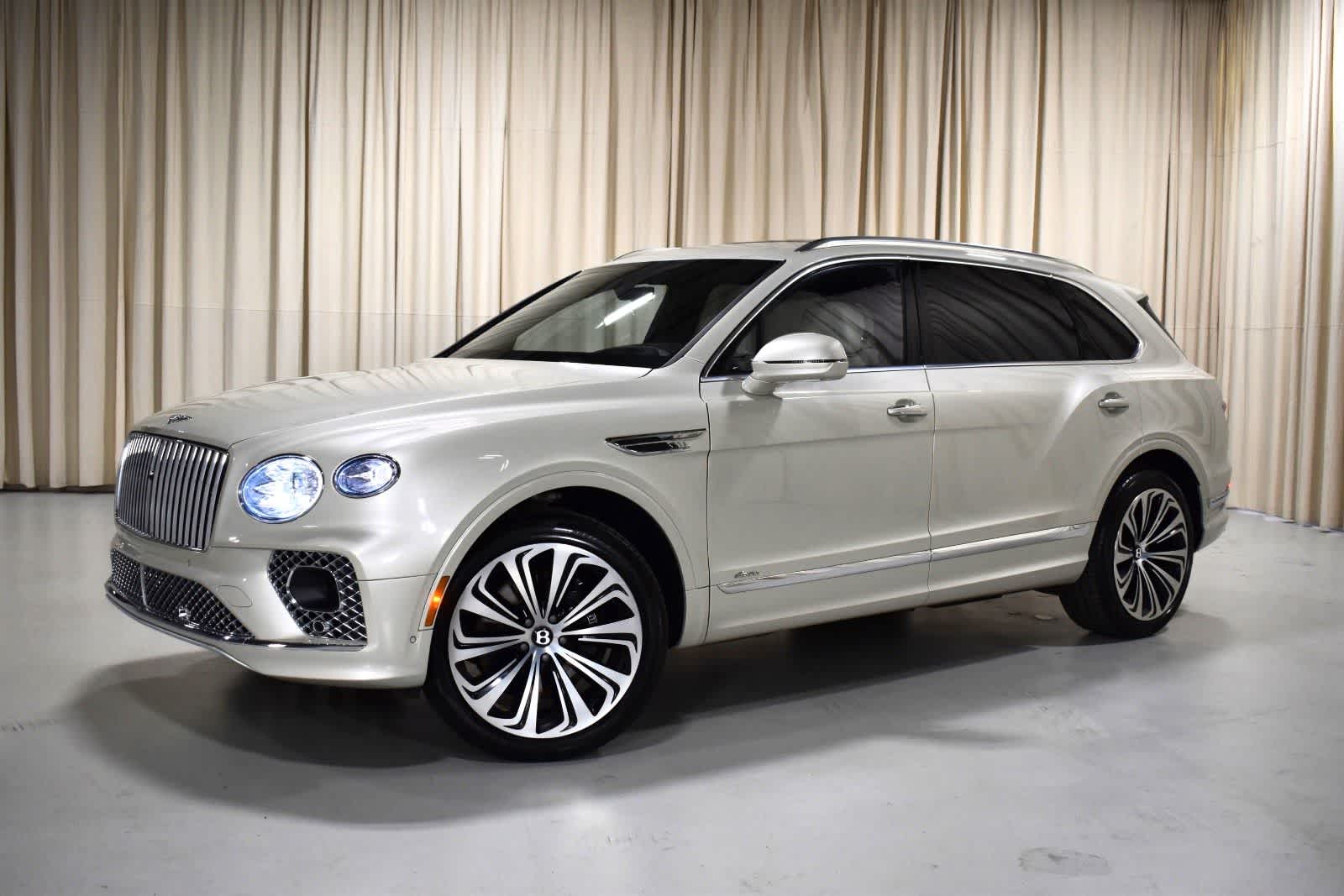 2023 Bentley Bentayga EWB