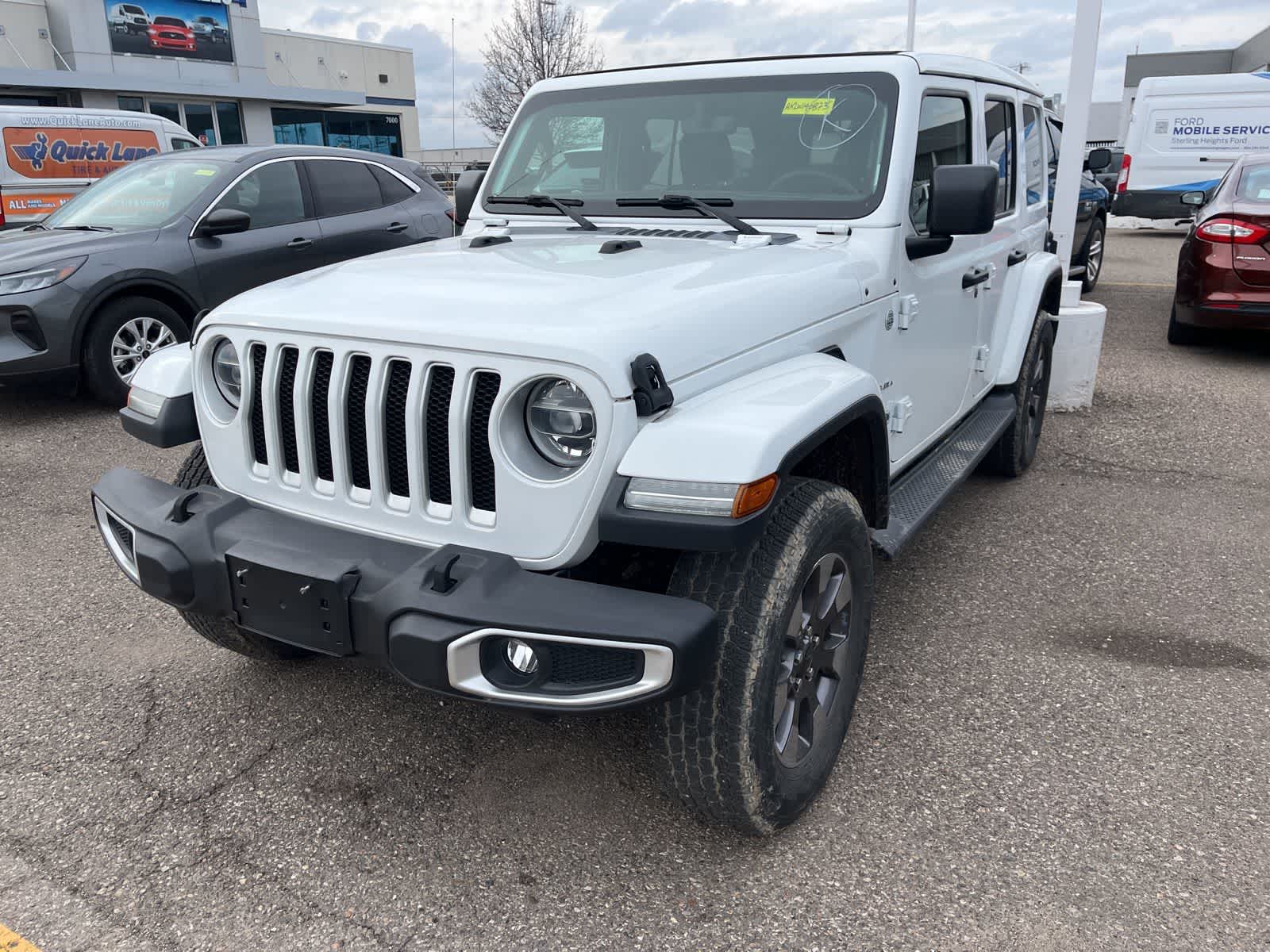 Bright White 2020 Jeep Wrangler Unlimited Sahara 4WD SUV / Crossover Four-Wheel Drive 6-Speed Manual