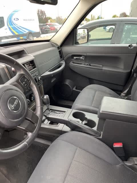 2012 Jeep Liberty Sport 11