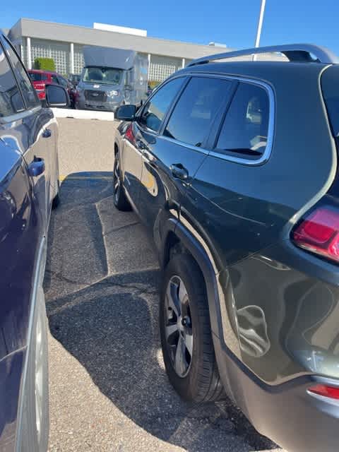 2019 Jeep Cherokee Limited 3