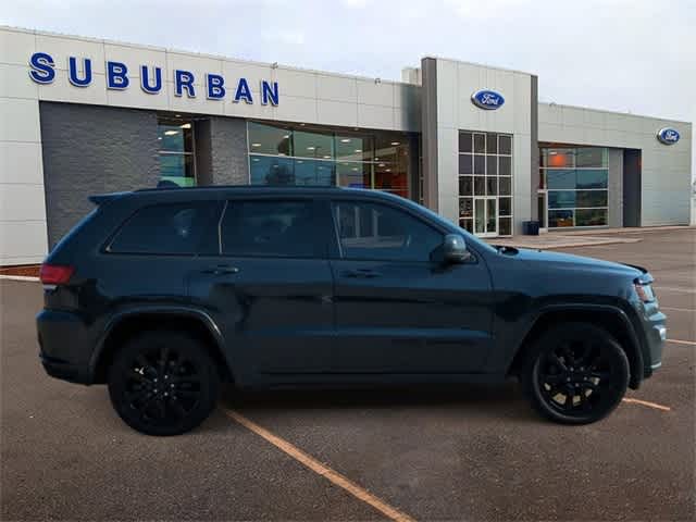 2017 Jeep Grand Cherokee Altitude 9