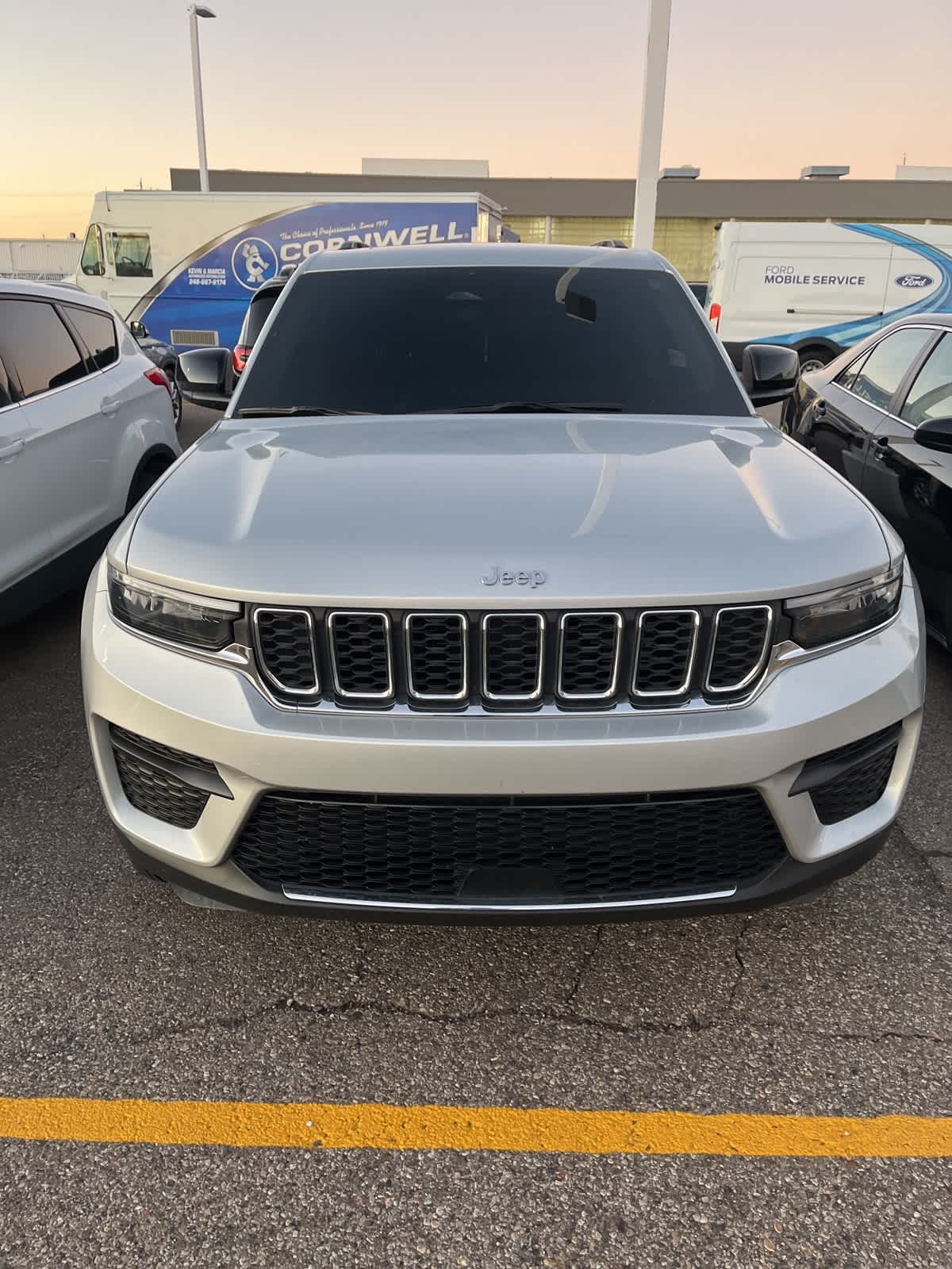 2023 Jeep Grand Cherokee Laredo X 8