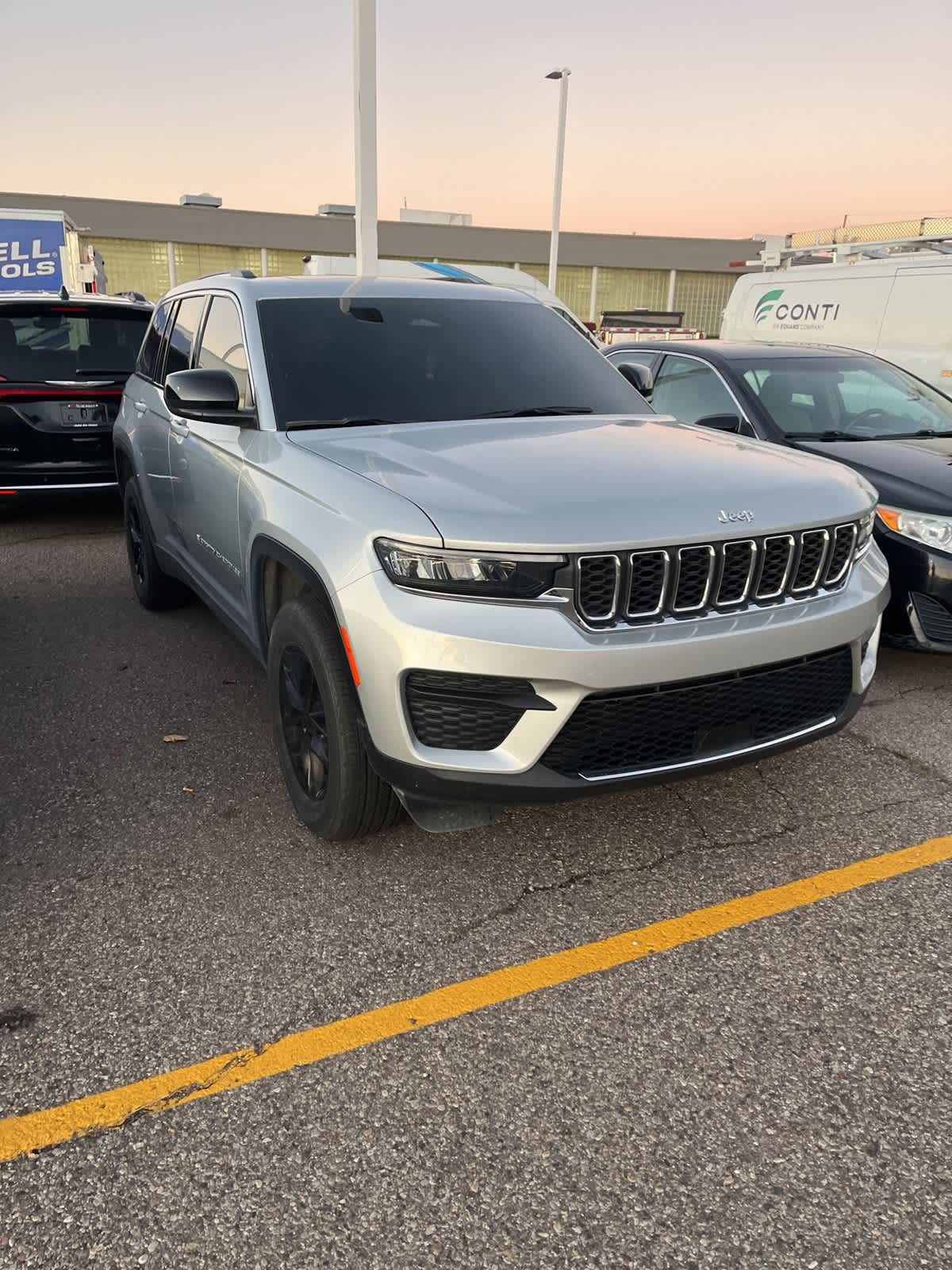 2023 Jeep Grand Cherokee Laredo X 7