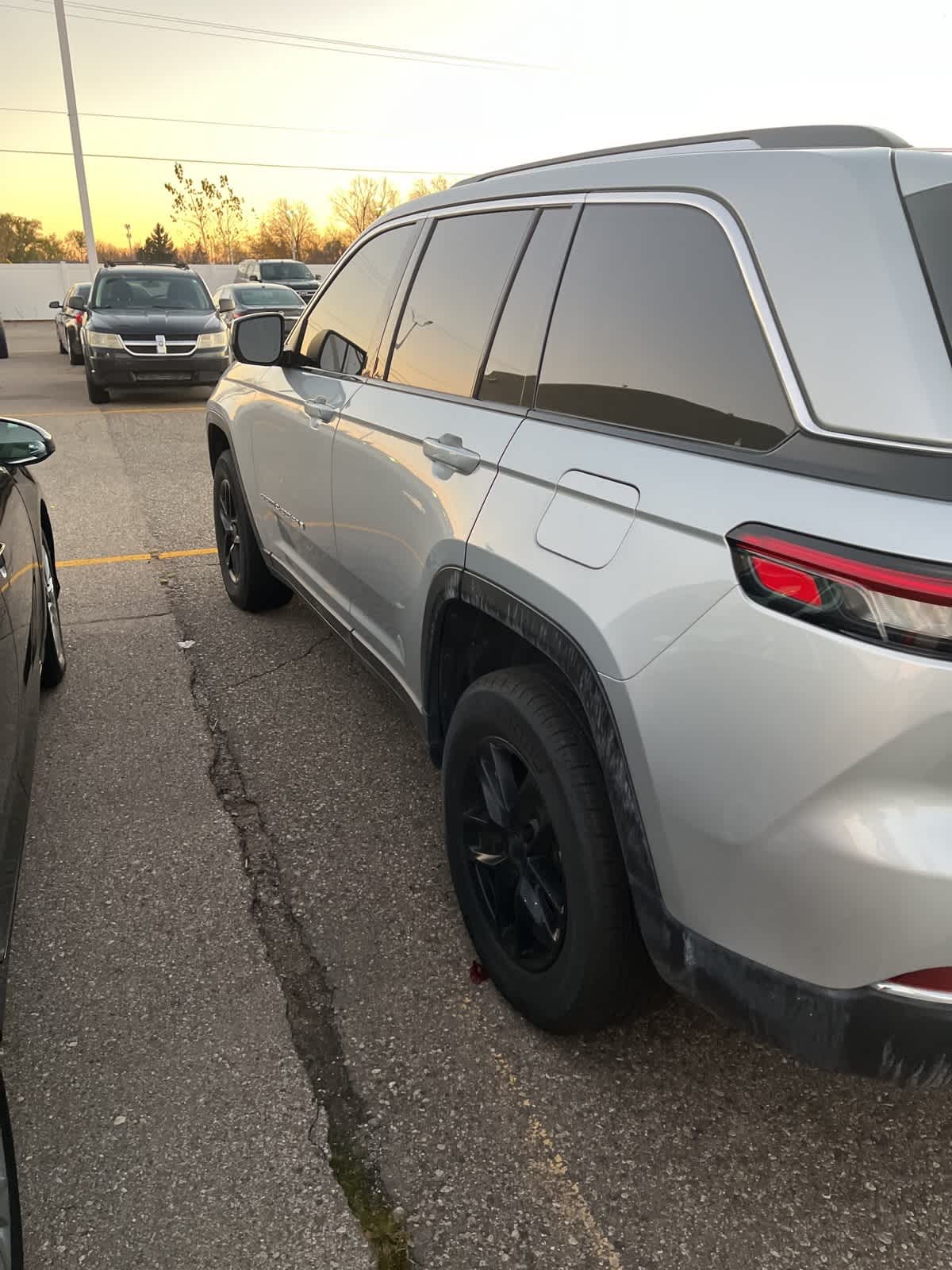 2023 Jeep Grand Cherokee Laredo X 3