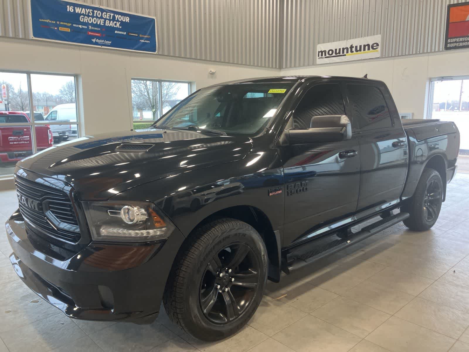 Brilliant Black Crystal Pearl 2018 RAM 1500 Sport Crew Cab 4WD Pickup Truck Four-Wheel Drive 8-Speed Automatic