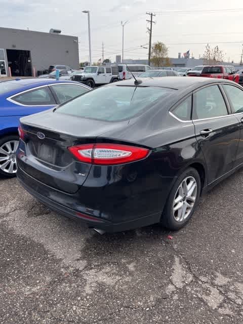 2016 Ford Fusion SE 4