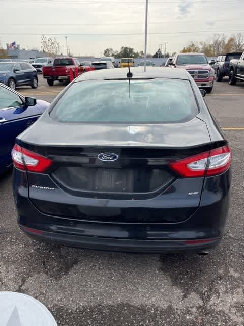 2016 Ford Fusion SE 3