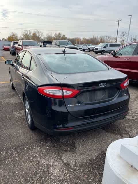 2016 Ford Fusion SE 2