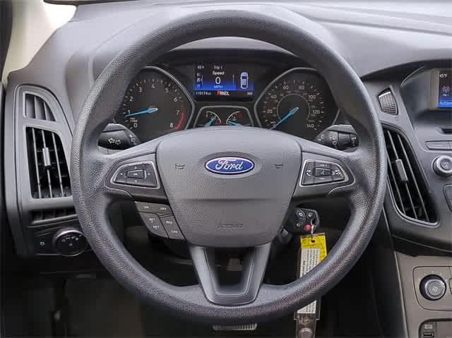 2016 Ford Focus SE 21