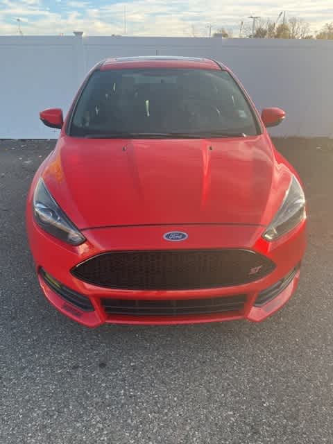 2017 Ford Focus ST 9