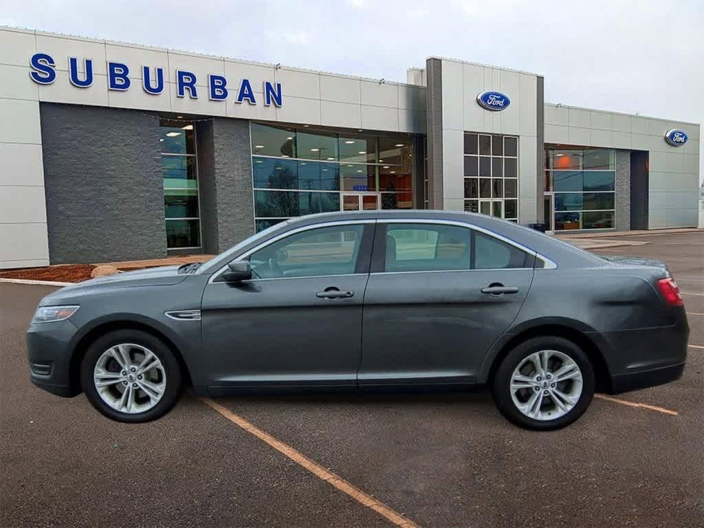 2016 Ford Taurus SEL 5