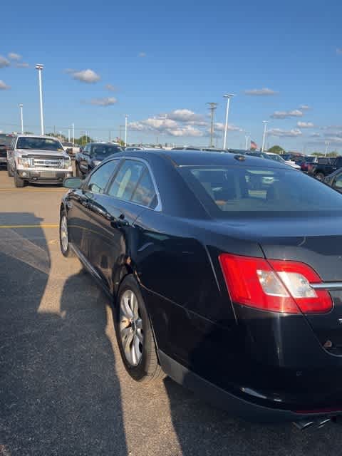 2010 Ford Taurus SEL 2