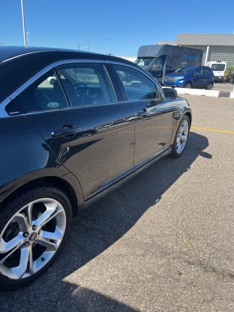 2010 Ford Taurus SHO 6