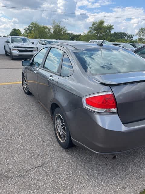 2011 Ford Focus SE 2