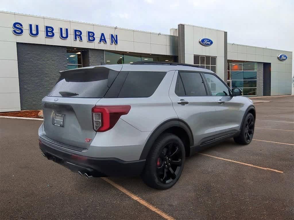 2024 Ford Explorer ST 8