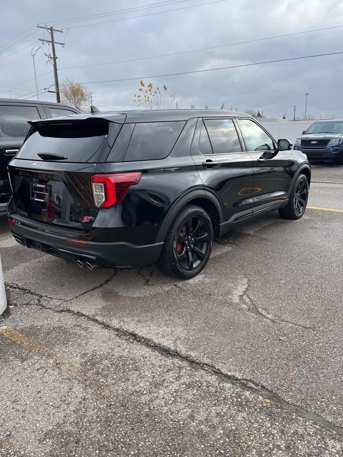 2022 Ford Explorer ST 4